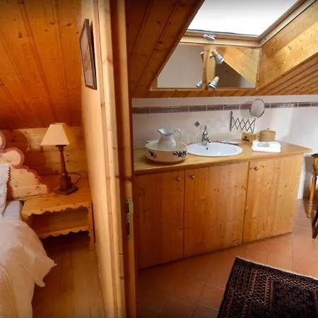Nemoz Bed & Breakfast 3*